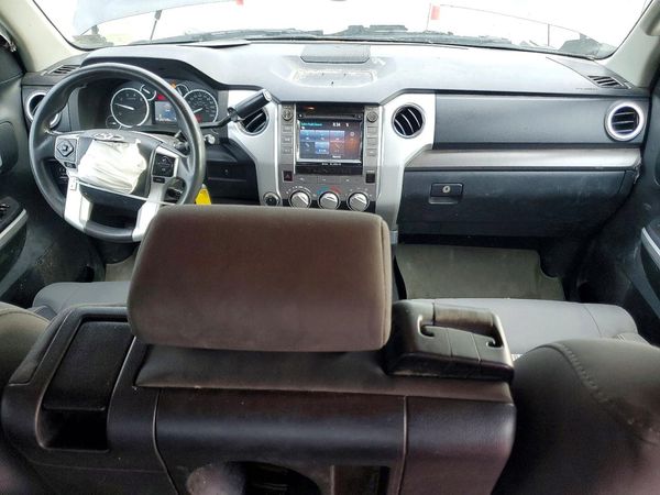 2017 TOYOTA TUNDRA