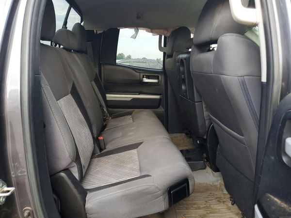 2017 TOYOTA TUNDRA