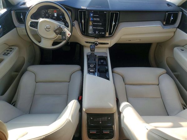 2020 VOLVO XC60