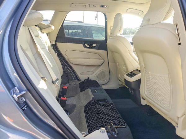 2020 VOLVO XC60