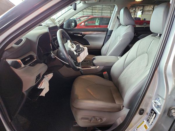 2021 TOYOTA HIGHLANDER