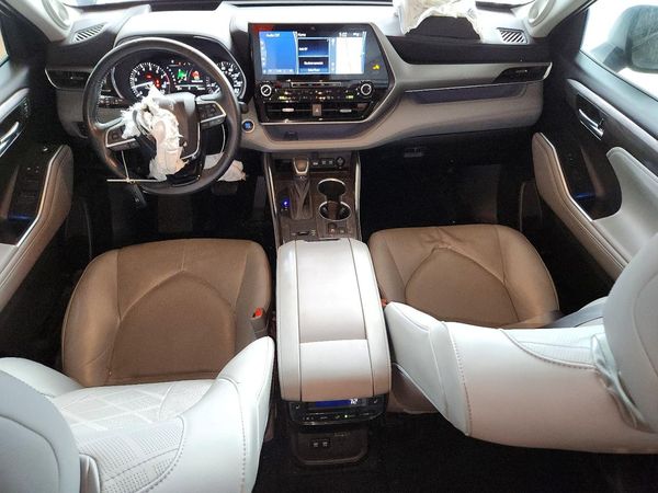 2021 TOYOTA HIGHLANDER