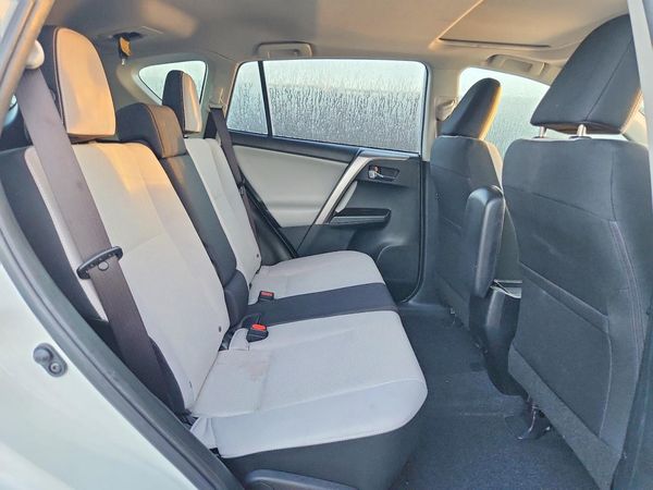 2016 TOYOTA RAV4 XLE (M Grade)