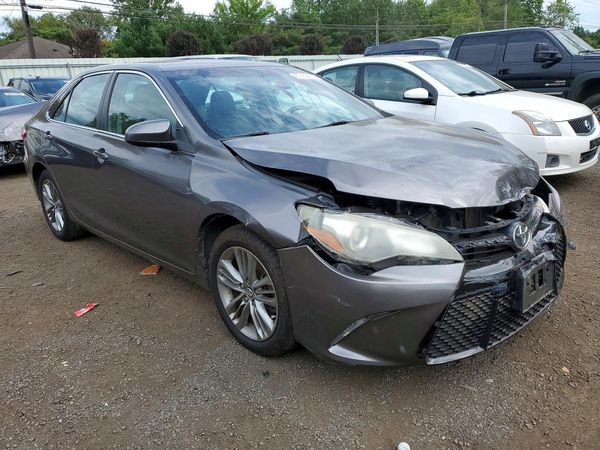 2016 TOYOTA CAMRY