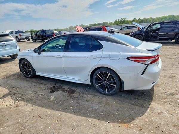 2019 TOYOTA CAMRY XSE