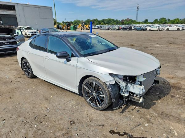 2019 TOYOTA CAMRY XSE