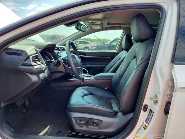2019 TOYOTA CAMRY XSE
