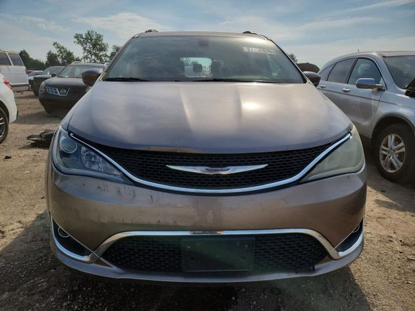 2017 CHRYSLER PACIFICA
