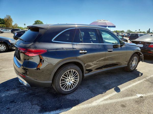 2026 MERCEDES-BENZ GLC