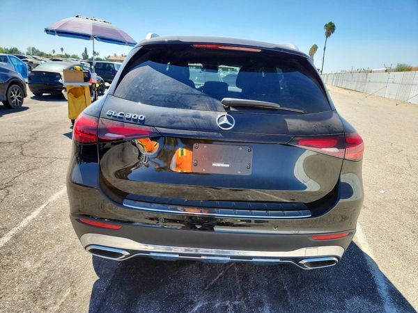 2026 MERCEDES-BENZ GLC