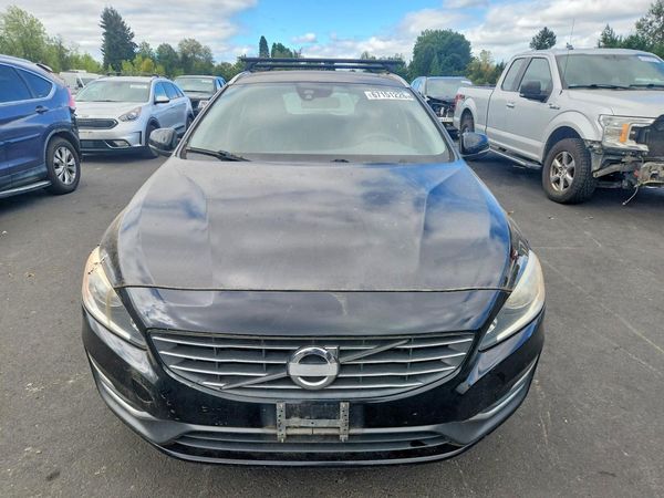 2015 VOLVO V60 Premier (non R design)