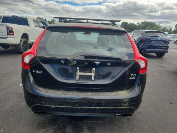 2015 VOLVO V60 Premier (non R design)