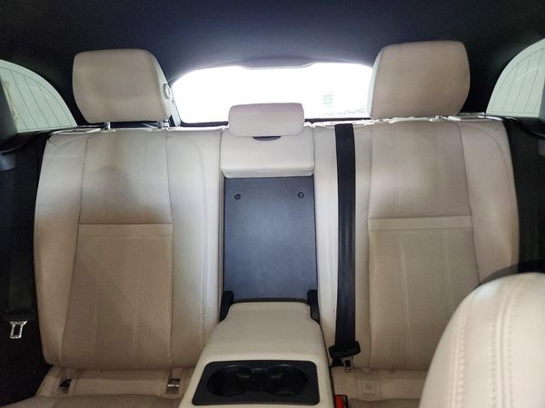 2019 LAND ROVER RANGE ROVER VELAR R-Dynamic SE — SUVN