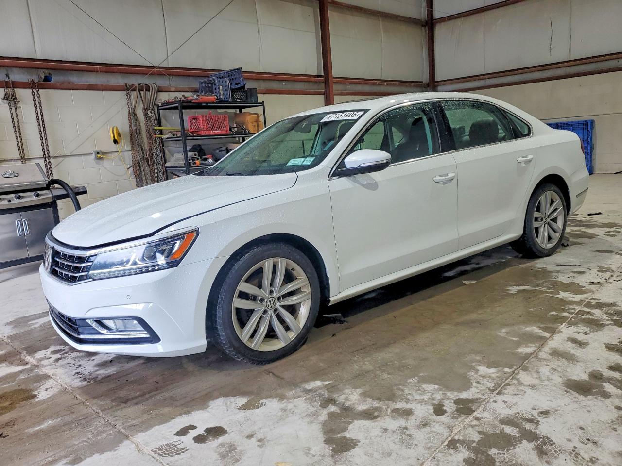 2018 VOLKSWAGEN PASSAT SE, SE w/ Technology