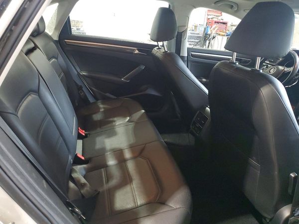 2018 VOLKSWAGEN PASSAT SE, SE w/ Technology