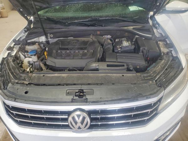 2018 VOLKSWAGEN PASSAT SE, SE w/ Technology