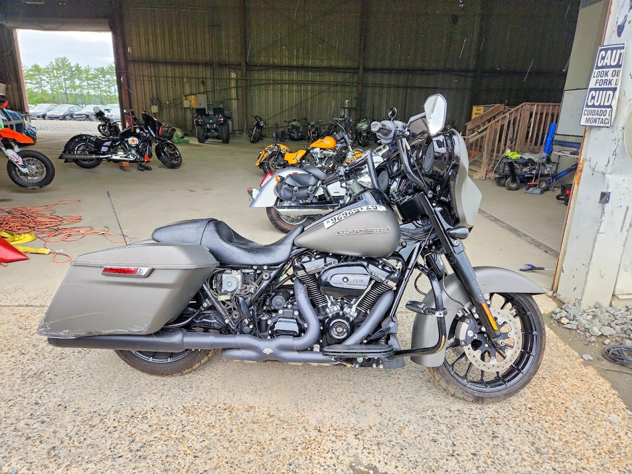 2019 HARLEY-DAVIDSON FL