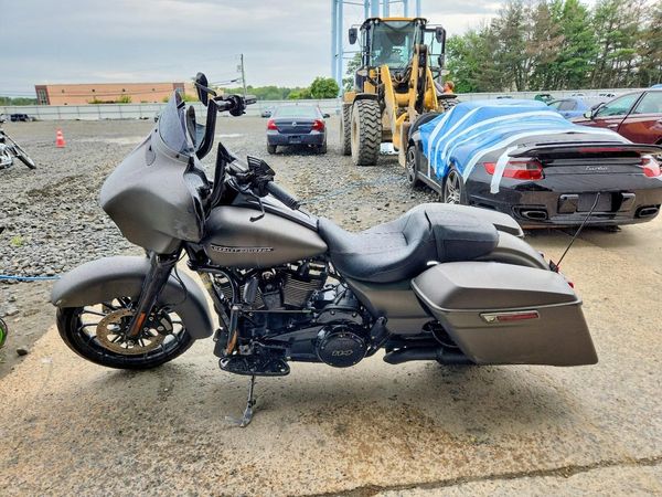 2019 HARLEY-DAVIDSON FL