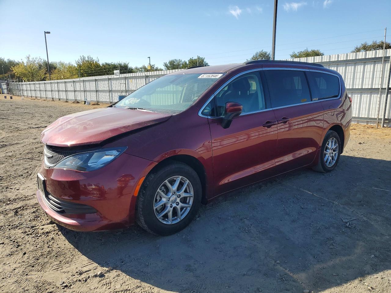 2020 CHRYSLER VOYAGER