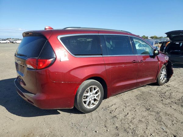 2020 CHRYSLER VOYAGER