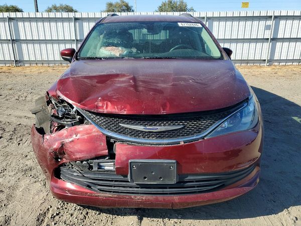 2020 CHRYSLER VOYAGER