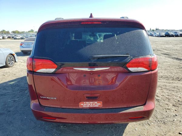 2020 CHRYSLER VOYAGER