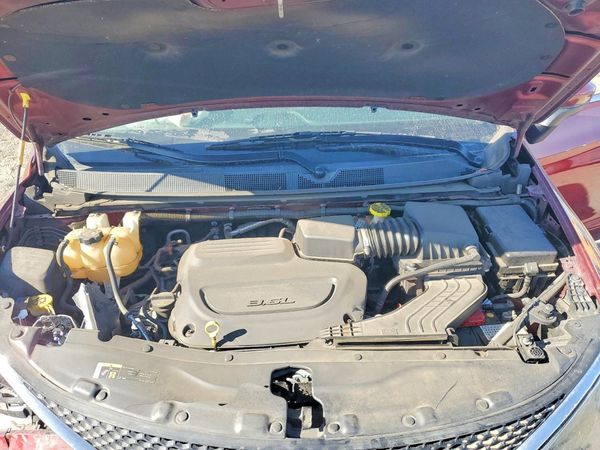 2020 CHRYSLER VOYAGER