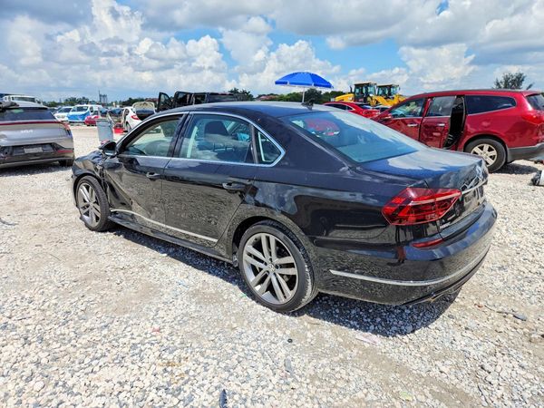 2017 VOLKSWAGEN PASSAT