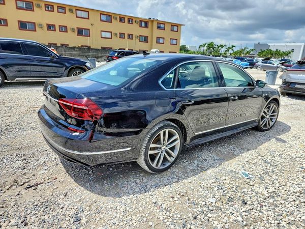 2017 VOLKSWAGEN PASSAT