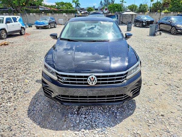 2017 VOLKSWAGEN PASSAT