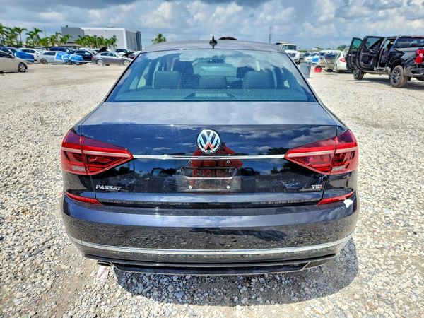 2017 VOLKSWAGEN PASSAT