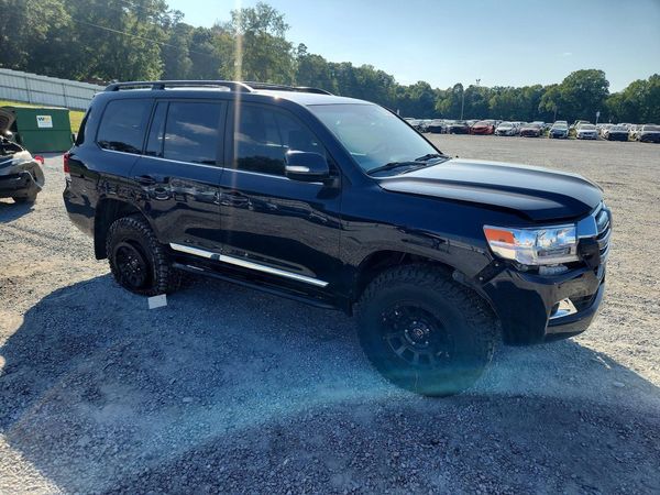 2017 TOYOTA LAND CRUISER VX-R
