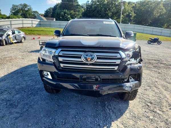 2017 TOYOTA LAND CRUISER VX-R