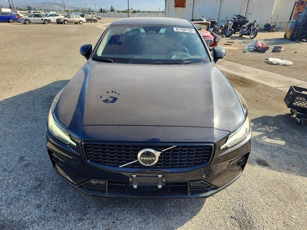 2024 VOLVO S60