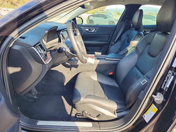 2024 VOLVO S60