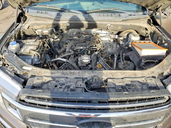 2019 FORD F150 — Engine bay