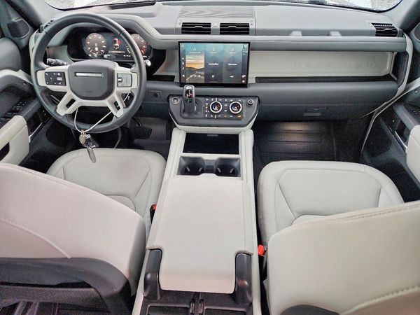 2025 LAND ROVER DEFENDER