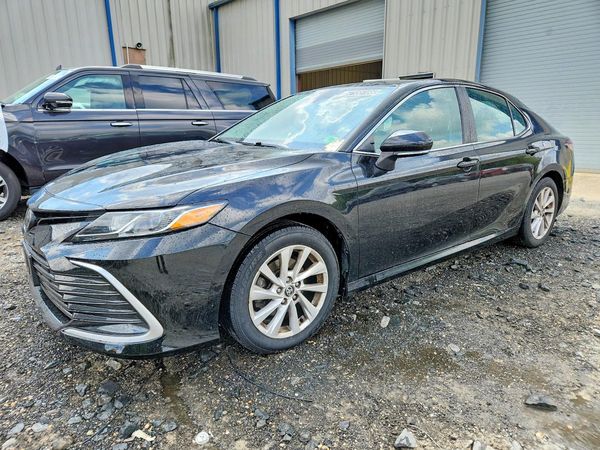2021 TOYOTA CAMRY LE + Convenient Pkg