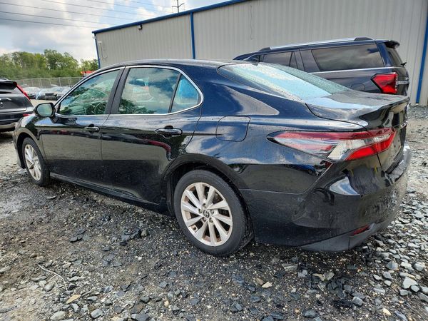 2021 TOYOTA CAMRY LE + Convenient Pkg