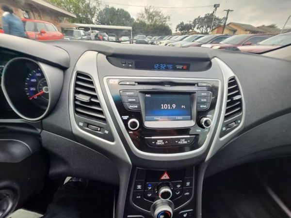 2015 HYUNDAI ELANTRA