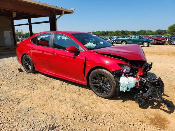 2026 TOYOTA CAMRY — Passenger 3/4