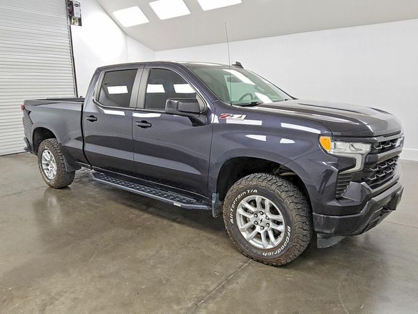 2023 CHEVROLET SILVERADO RST — Passenger 3/4