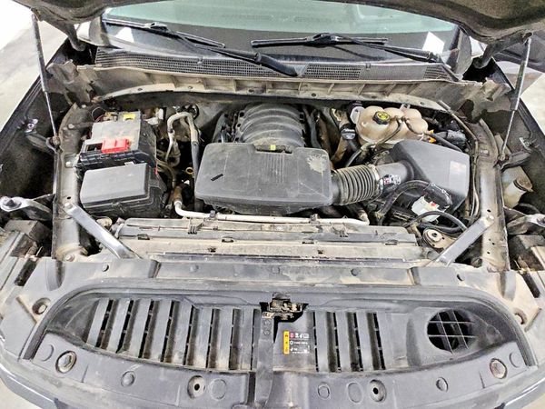 2023 CHEVROLET SILVERADO RST — Engine bay