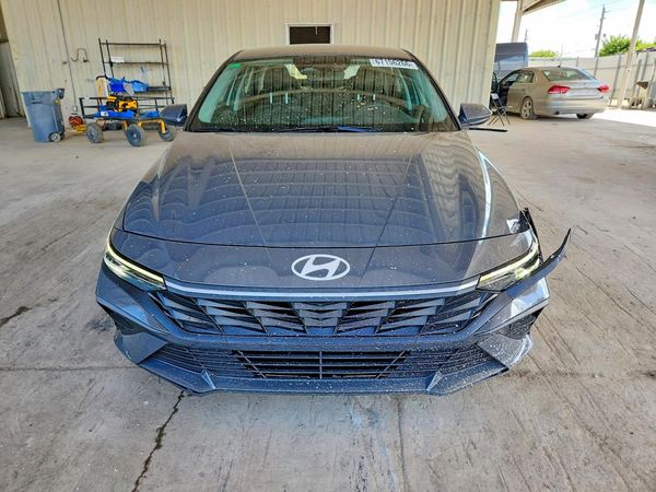 2024 HYUNDAI ELANTRA