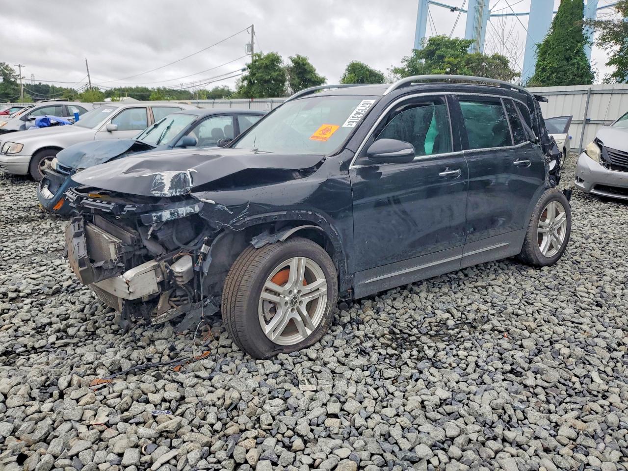 2021 MERCEDES-BENZ GLB-CLASS GLB250-4M — Front 3/4