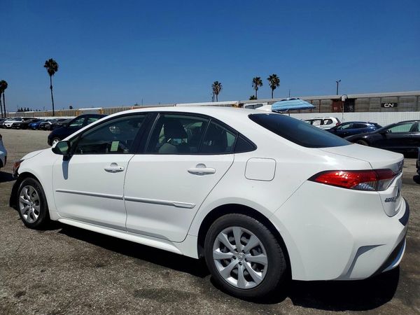2021 TOYOTA COROLLA LE