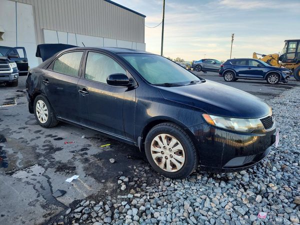2013 KIA FORTE LX