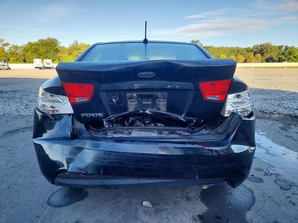 2013 KIA FORTE LX