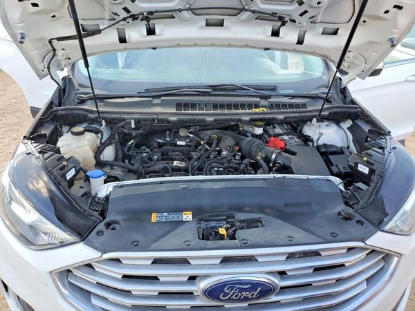 2020 FORD EDGE SEL — Engine bay