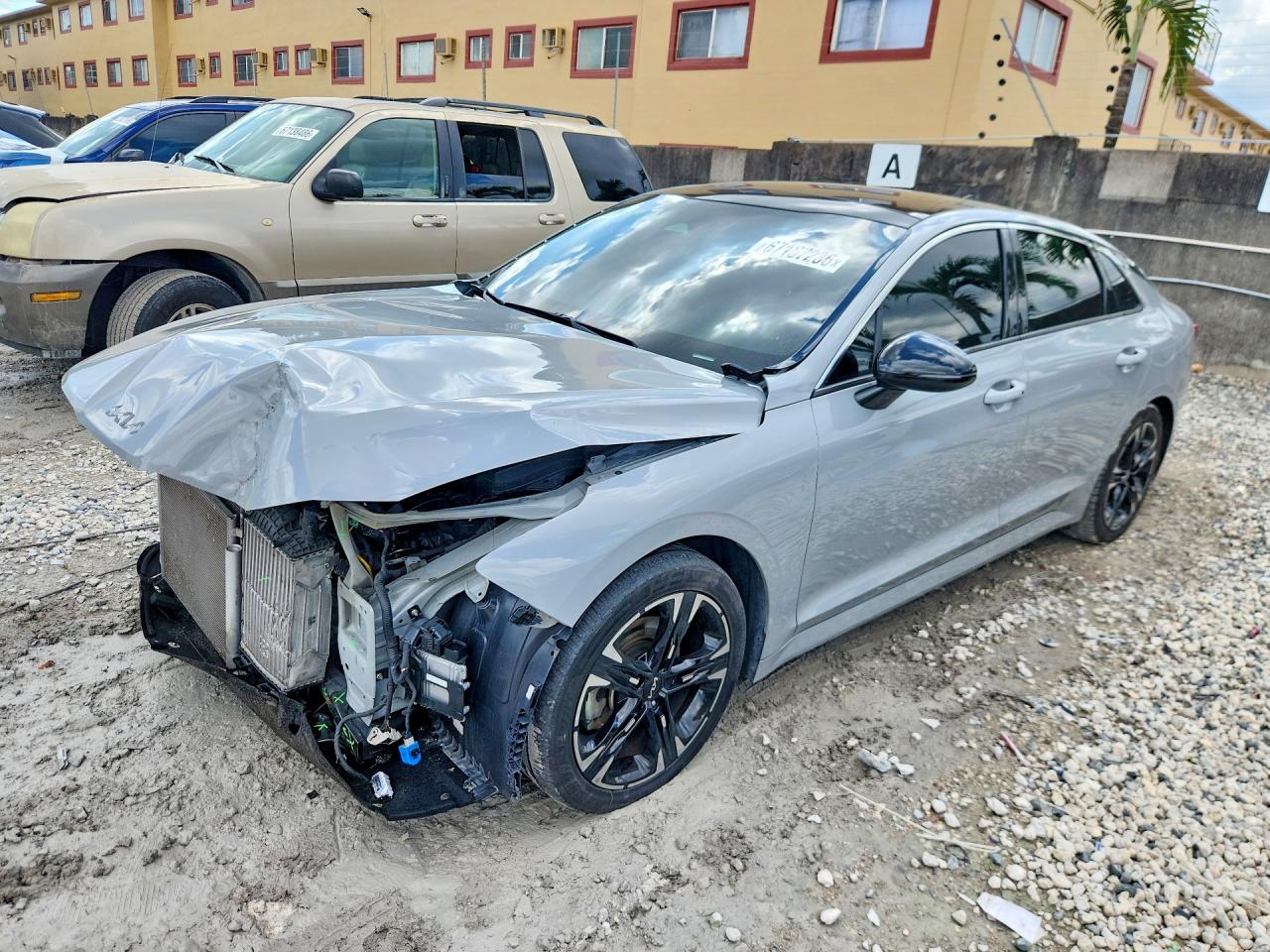 2022 KIA K5 GT-Line